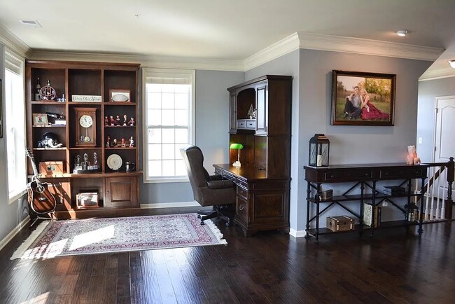 Building Photo - 23540 Hopewell Manor Terrace