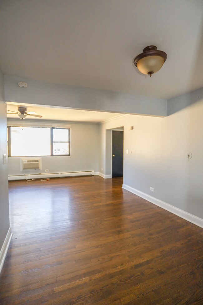 Building Photo - 9016 Lamon Ave