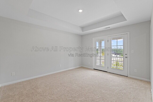 Building Photo - 204 White Oak Gdn Wy