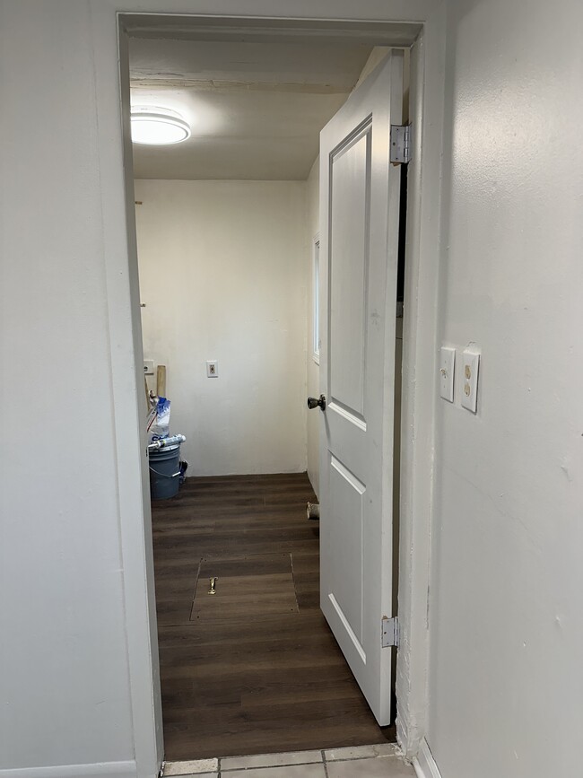 Utility room with Washer Dryer hookup - 7083 Victory Ave