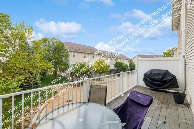 Building Photo - 1631 SW White Birch Cir