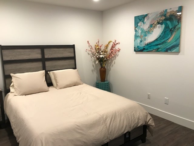 Building Photo - 343 W 12th Ave