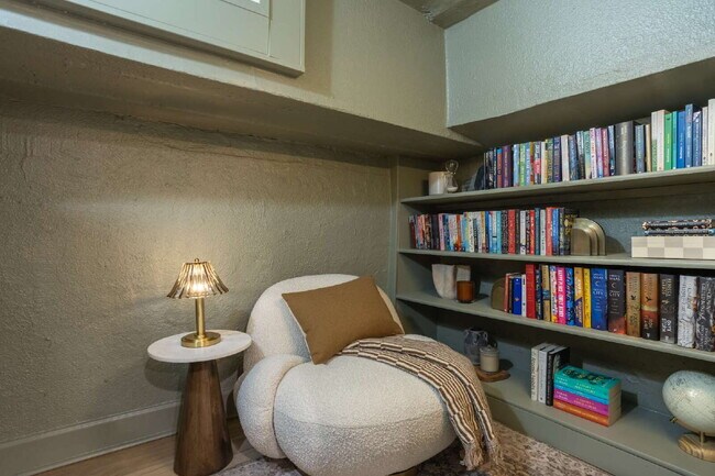 Building Photo - 300 N Inca St