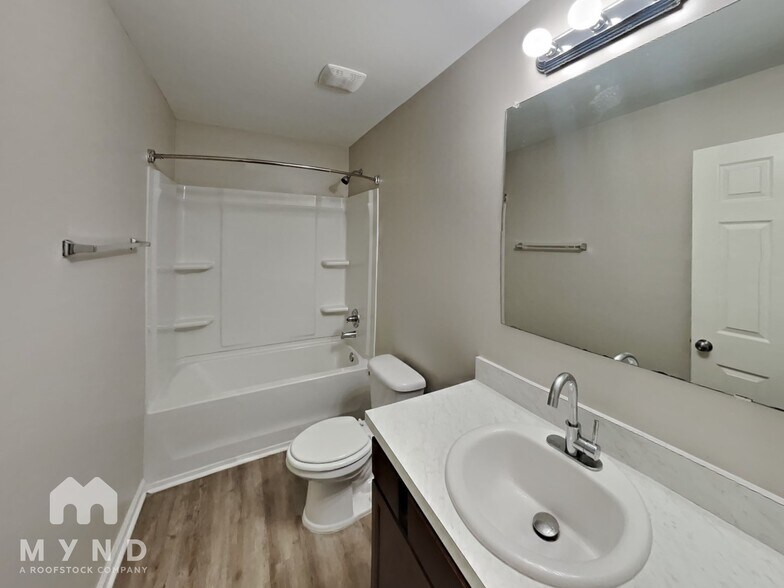 Building Photo - 117 Patriot Point Dr