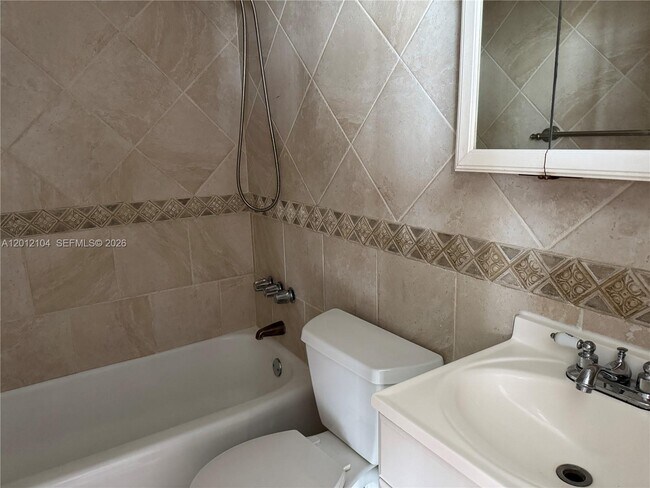 Building Photo - 7545 E Treasure Dr
