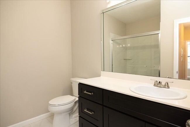 Building Photo - 2bd/2Ba Midtown Condo Perfect for Roommates w/ Pool and Gym!