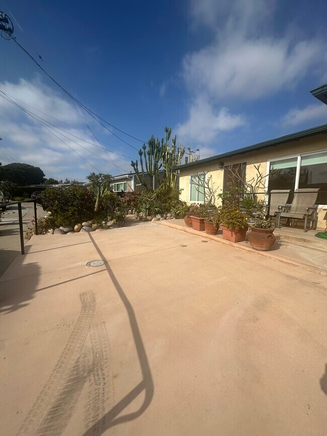 Building Photo - 4459 Piute Pl