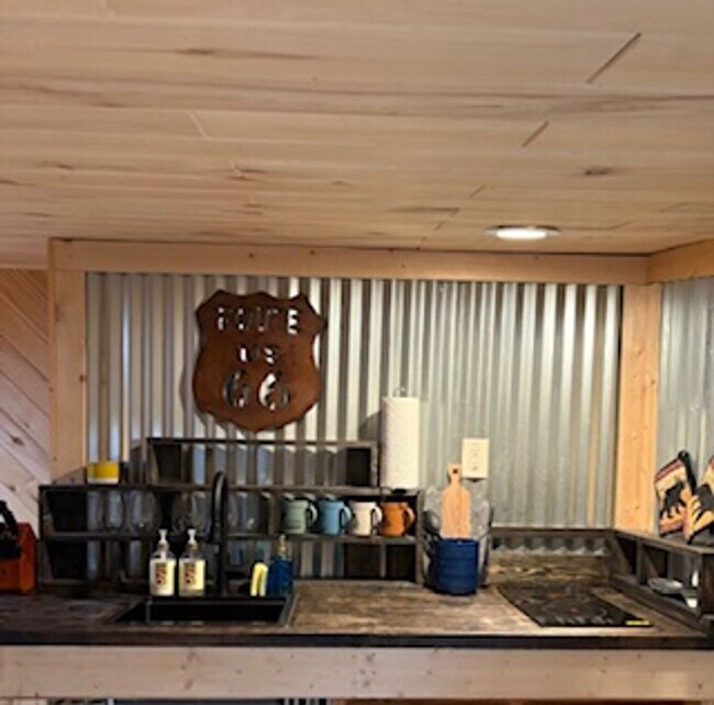 Building Photo - Barnview Country Haven