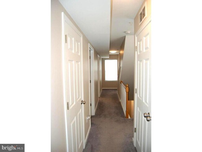 Building Photo - 327 S Adams St