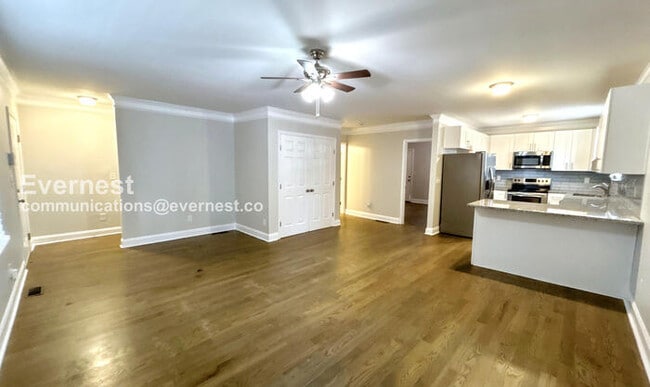 Building Photo - 116 Park Ave SE