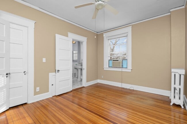 Building Photo - 600 W Olney Rd