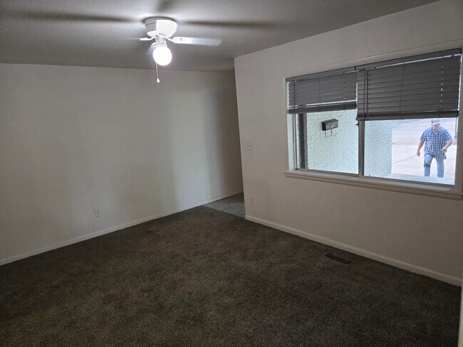 Building Photo - How amazing is this 3 BR 1 BTH home? You'll have to come visit us to find out!