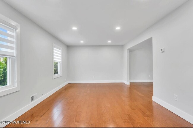 Building Photo - 2300 Oak Knoll Dr