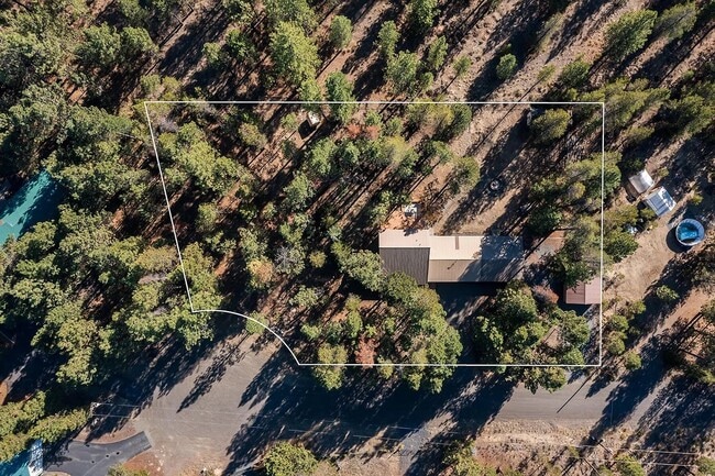 Building Photo - Beautiful Home- Backs up to BLM Land