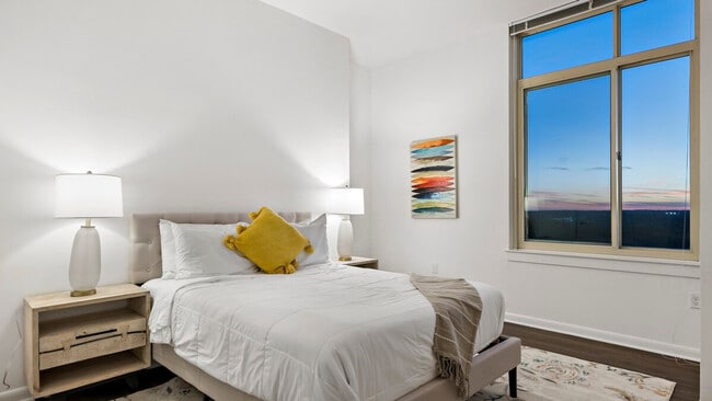 Building Photo - 1556 Spring Hill Rd