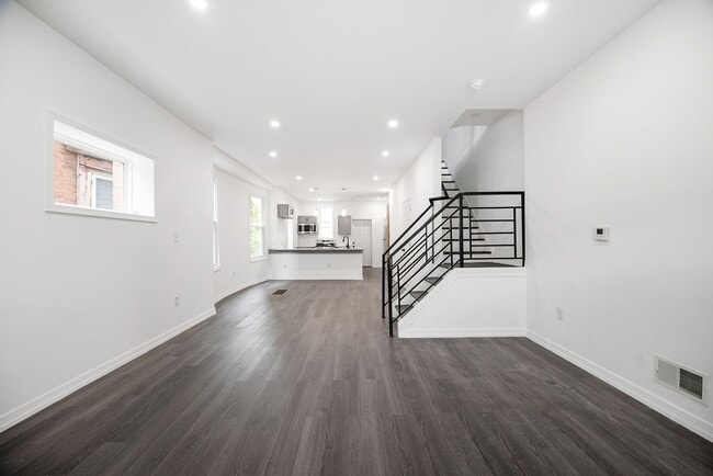 Primary Photo - 2844 N 24th St