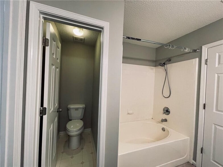 Building Photo - 3485 Oxwell Dr NW