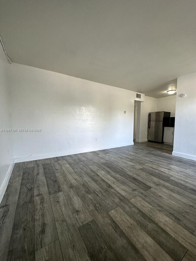 Building Photo - 1545 NW 8th Ave