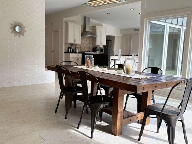 Building Photo - 4711 Imogene St