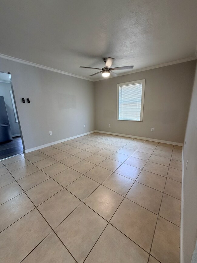 Building Photo - 1421 Lauderdale Ave