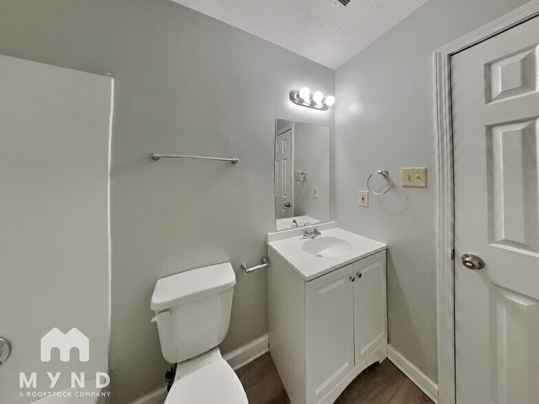 Building Photo - 4629 Sunnyslope Dr