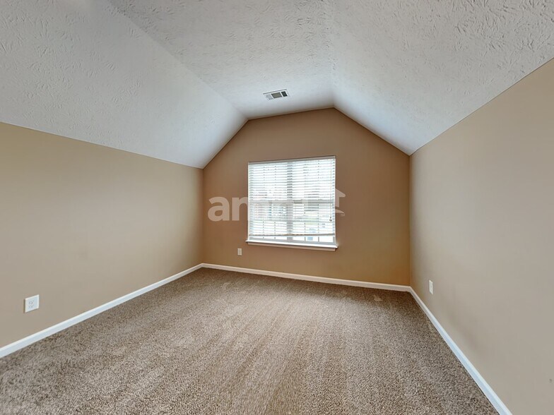 Building Photo - 115 Otter Glen Dr