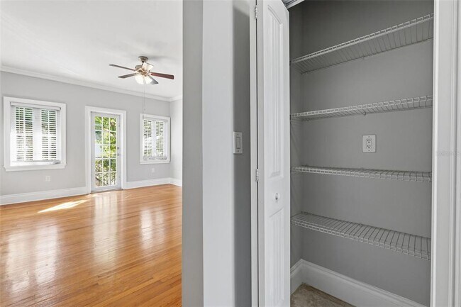 Building Photo - 2117 W Dekle Ave