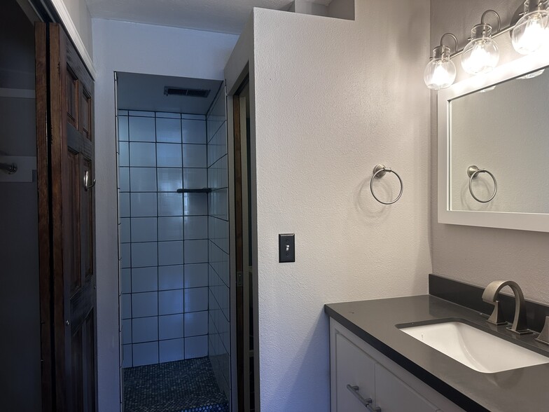 Building Photo - 40 S Boulder Cir