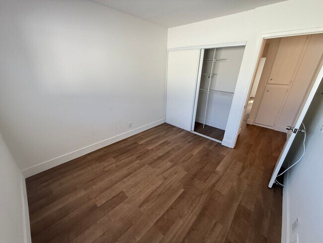 Building Photo - Paradise Manor Condo for lease