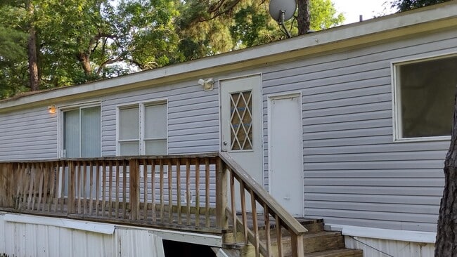 Building Photo - 814 Mercedes Benz Ct