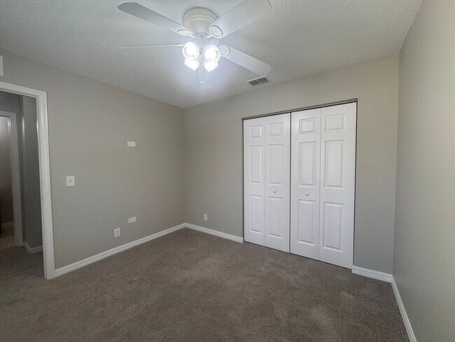 Building Photo - Now Available ! 3BR/2.5BA | Townhome | 1-Car Garage Parking | Community Pool!