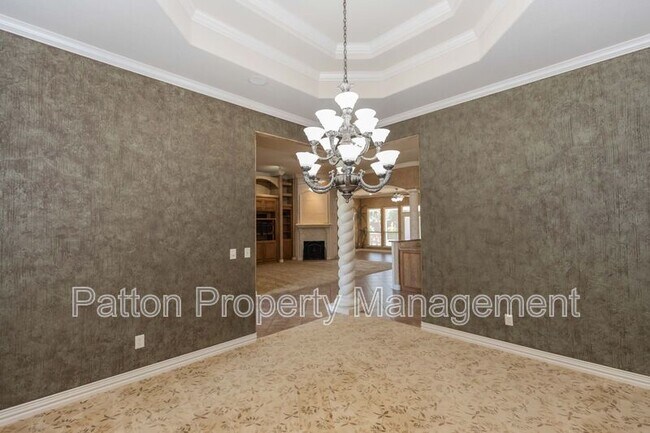 Building Photo - 6910 Logan Pl