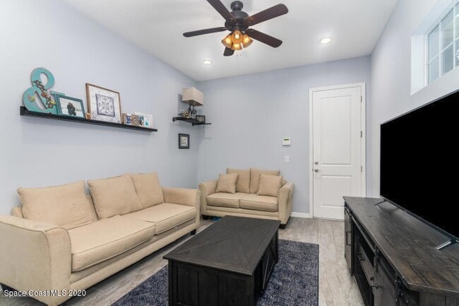 Building Photo - 3465 Sedge Dr