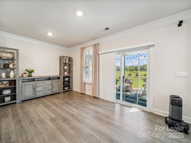 Building Photo - 6112 Willow Pin Ln