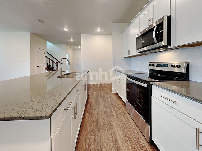 Building Photo - 3331 S 2580 W