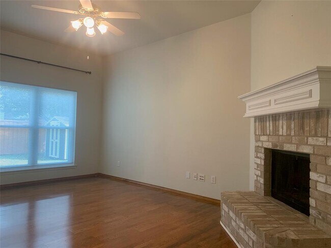 Building Photo - 313 Foreston Dr