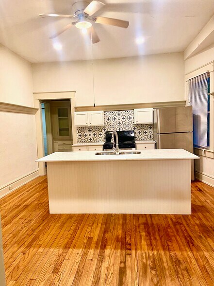 Building Photo - 1432 12th St S