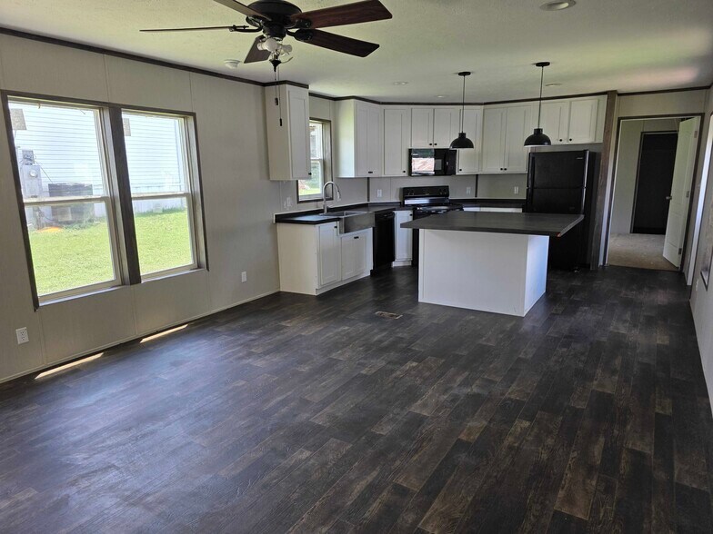 Building Photo - 4049 Trout Ln