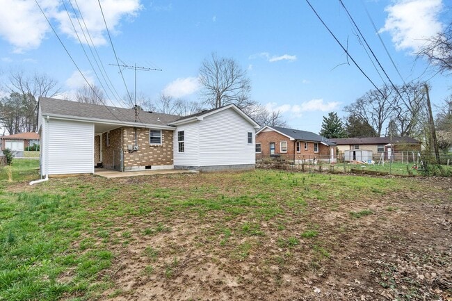 Building Photo - 3 Bedroom 2 Bath Renovated Pet Friendly Home For Rent!