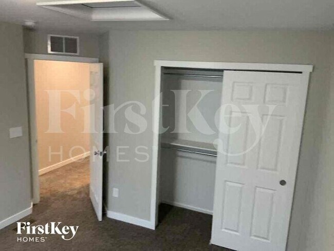 Building Photo - 7011 Creekfront Dr
