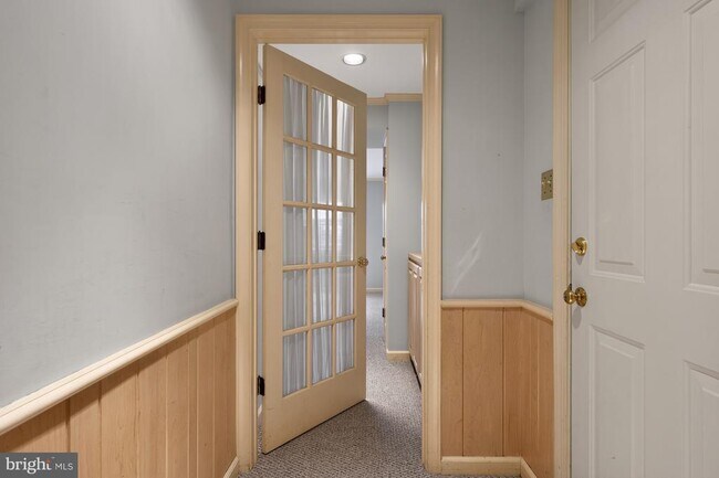 Building Photo - 8815 Surrey Ct