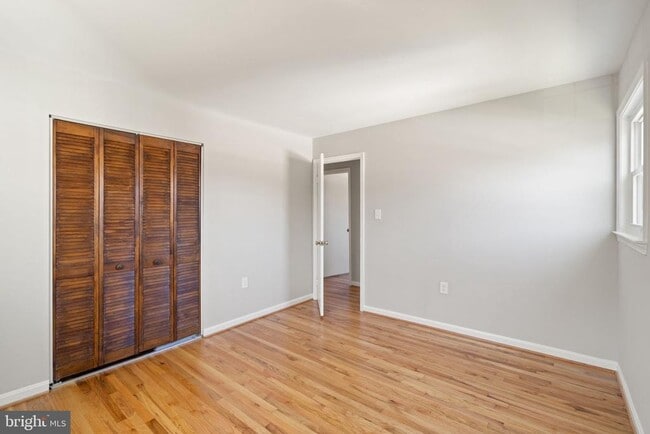 Building Photo - 9356 Birchwood Ct