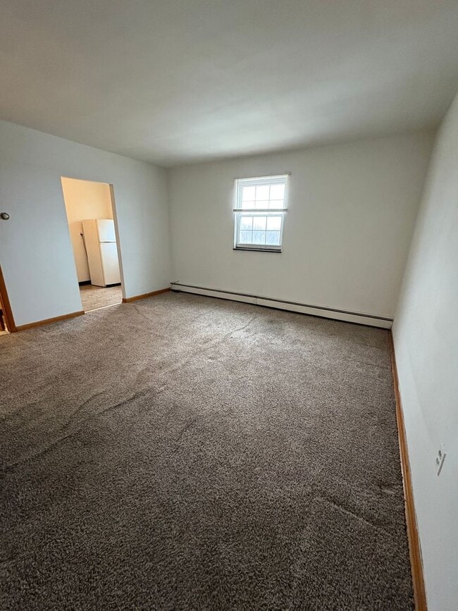 Building Photo - 50 W 7th Ave