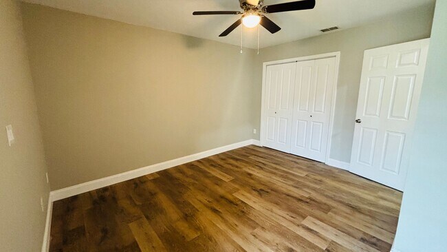 Building Photo - ! Beautiful 2BA/1.5BR Townhome in Gulf Highlands!