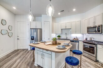 Building Photo - Quiet Luxury Near Lake Houston - 1 Month F...
