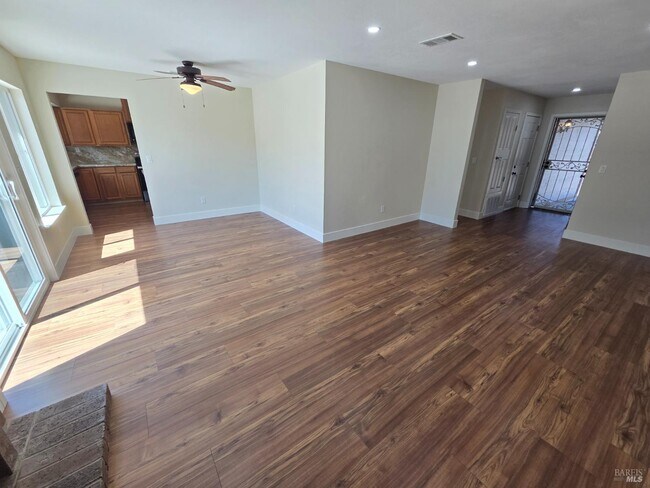 Building Photo - 616 Placer Ln