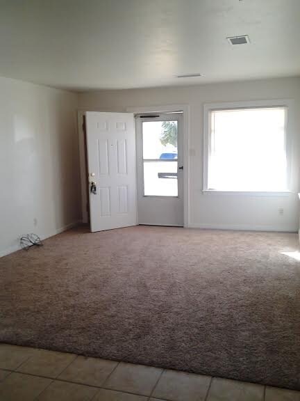 Building Photo - Dollhouse Cutie! 3 Bedrooms, 1 Bathroom, 1...