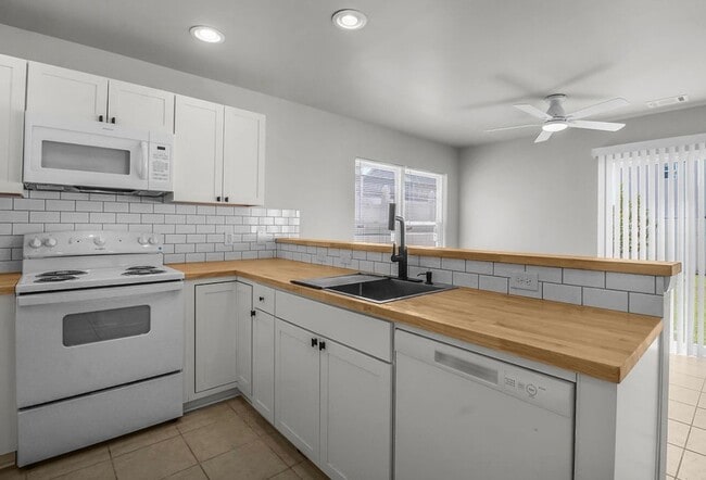 Building Photo - 306 Connor Ct