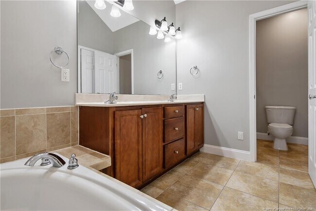 Building Photo - 147 Lamplighter Way