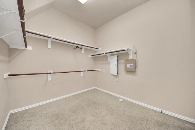 Building Photo - 12131 Cove Ridge Ln